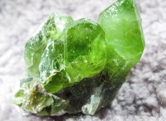 August Crystal of the Month: Peridot – The Beacon of Harmony
